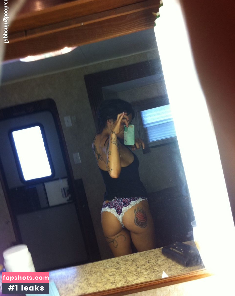 Sarah Shahi gallery photo #80