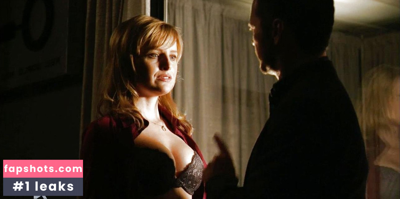 Sarah Smyth nude babe gallery