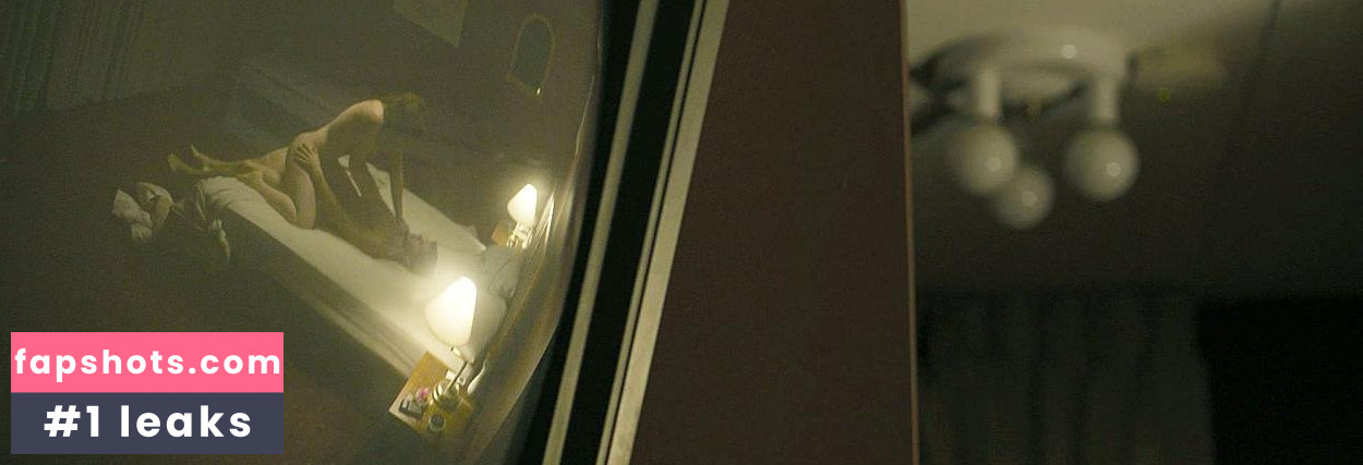 Sarah Snook gallery photo #17