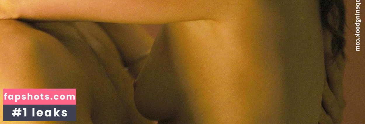 Sarah Snook nude babe gallery