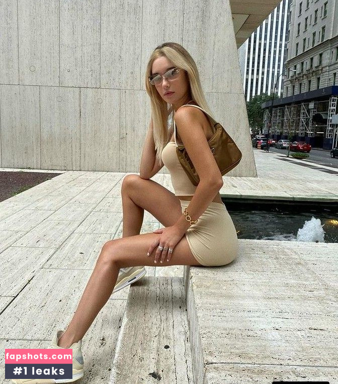 Sarah Snyder gallery photo #136