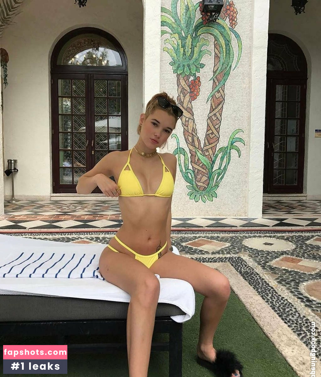 Sarah Snyder gallery photo #8