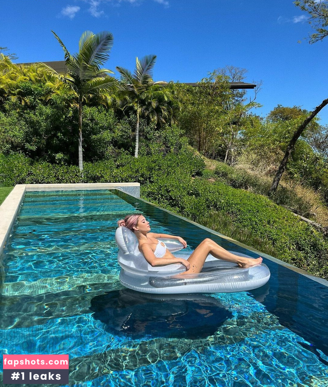 Sarah Snyder gallery photo #74