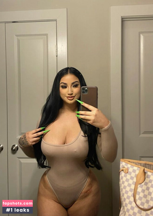 Sarah Soho gallery photo #14