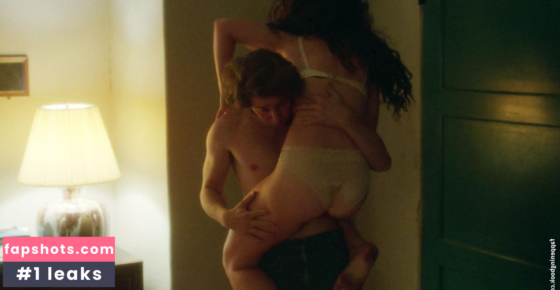 Sarah Stiles gallery photo #21