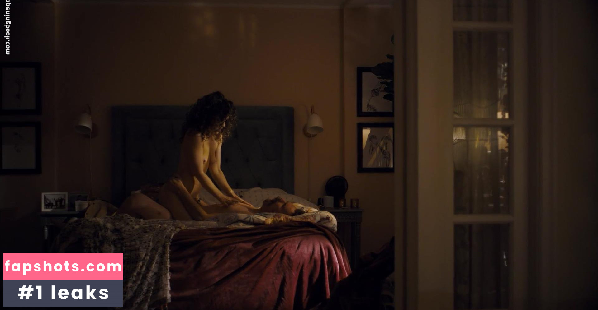 Sarah Stiles gallery photo #32