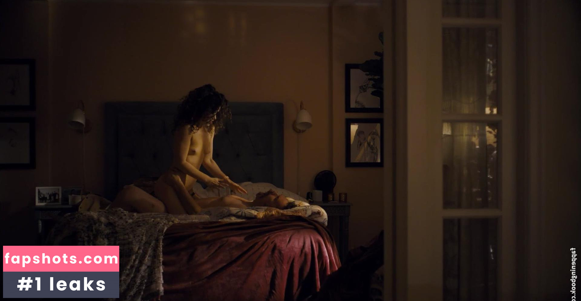 Sarah Stiles gallery photo #34