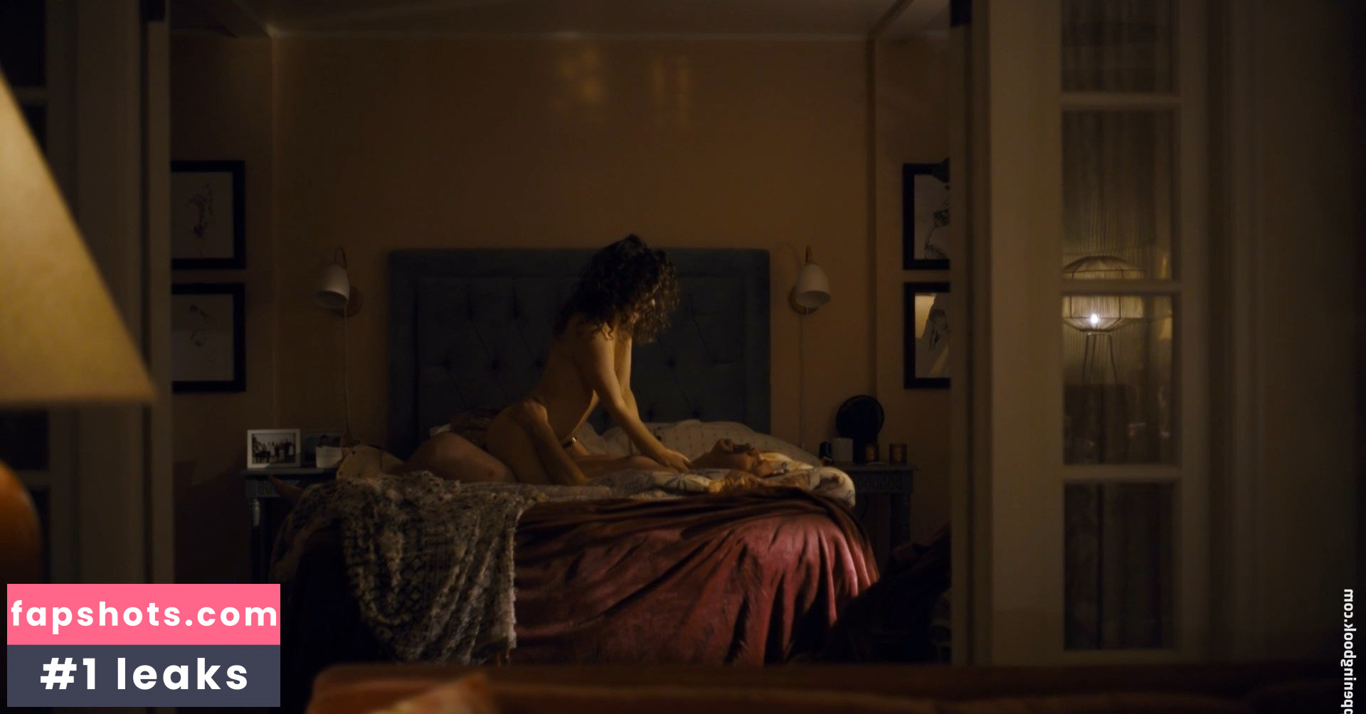 Sarah Stiles gallery photo #8