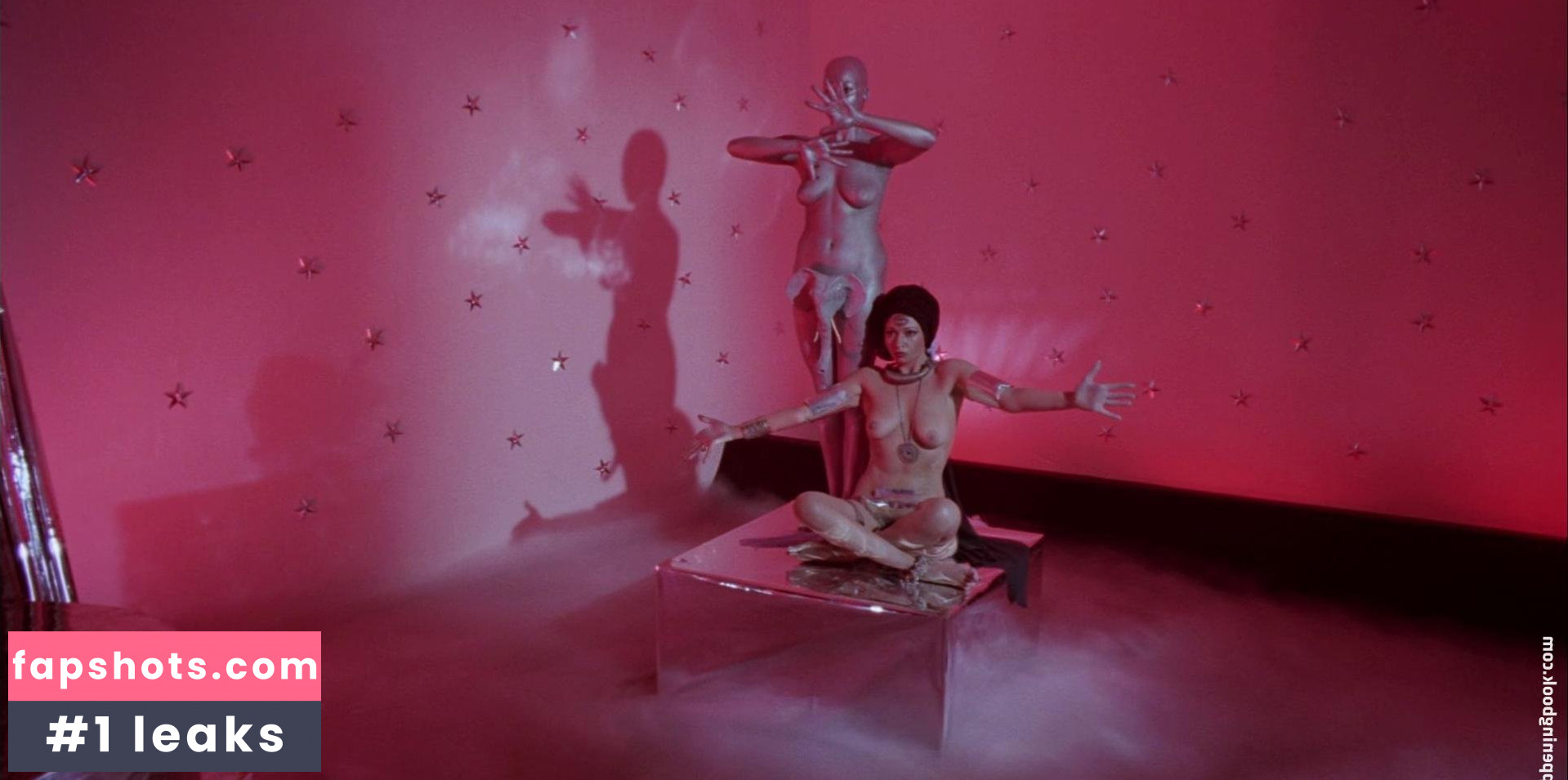 Sarah Strasberg Nude Leaks OnlyFans Photos #2 - LeakJerk