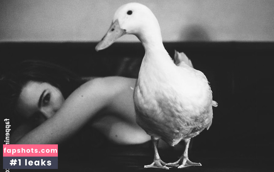 Sarah Tansy gallery photo #14