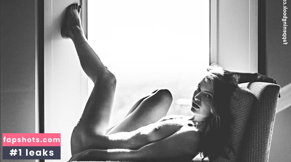 Sarah Tansy gallery photo #5