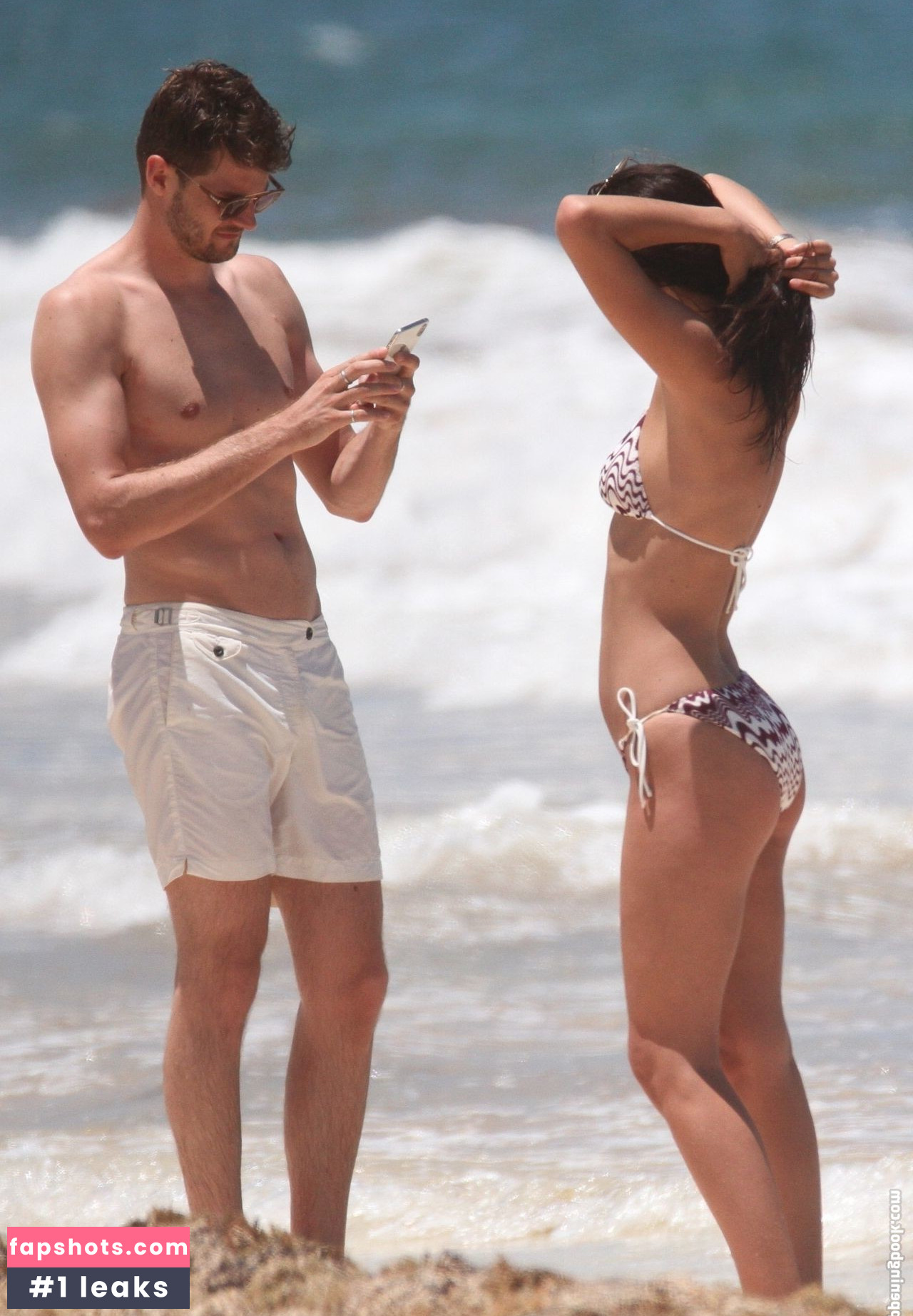 Sarah Tarleton gallery photo #19