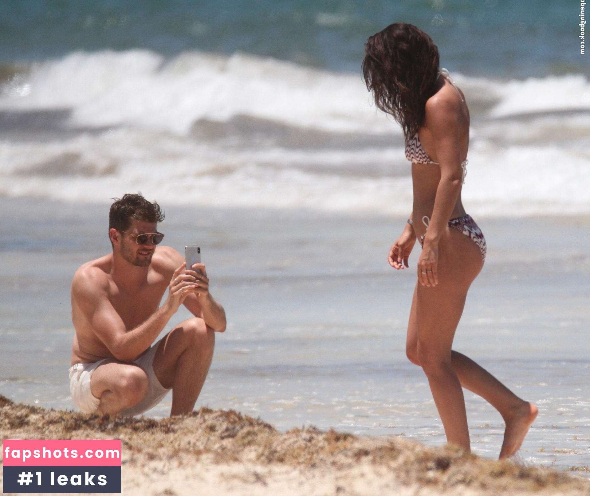 Sarah Tarleton gallery photo #21