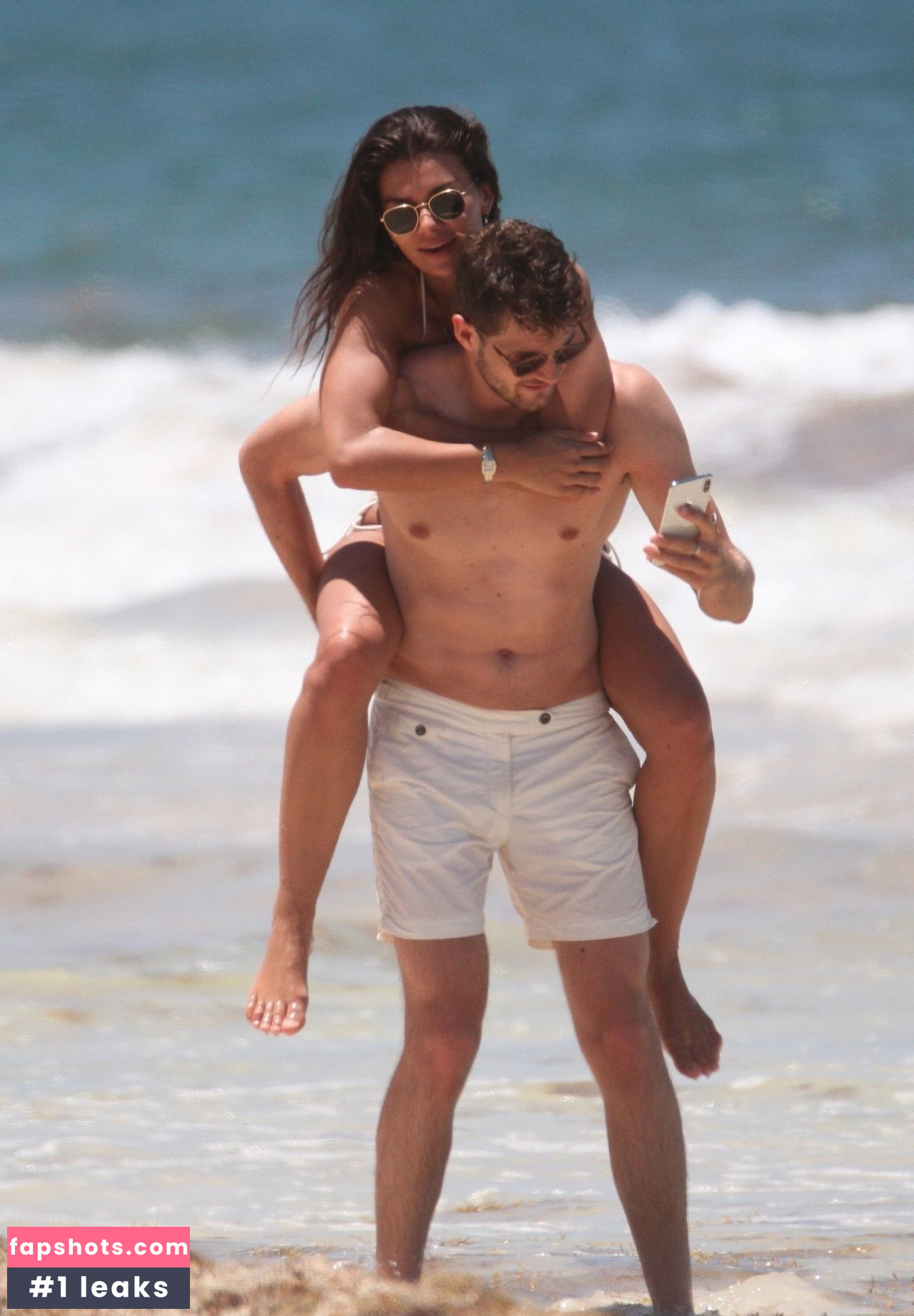 Sarah Tarleton gallery photo #24