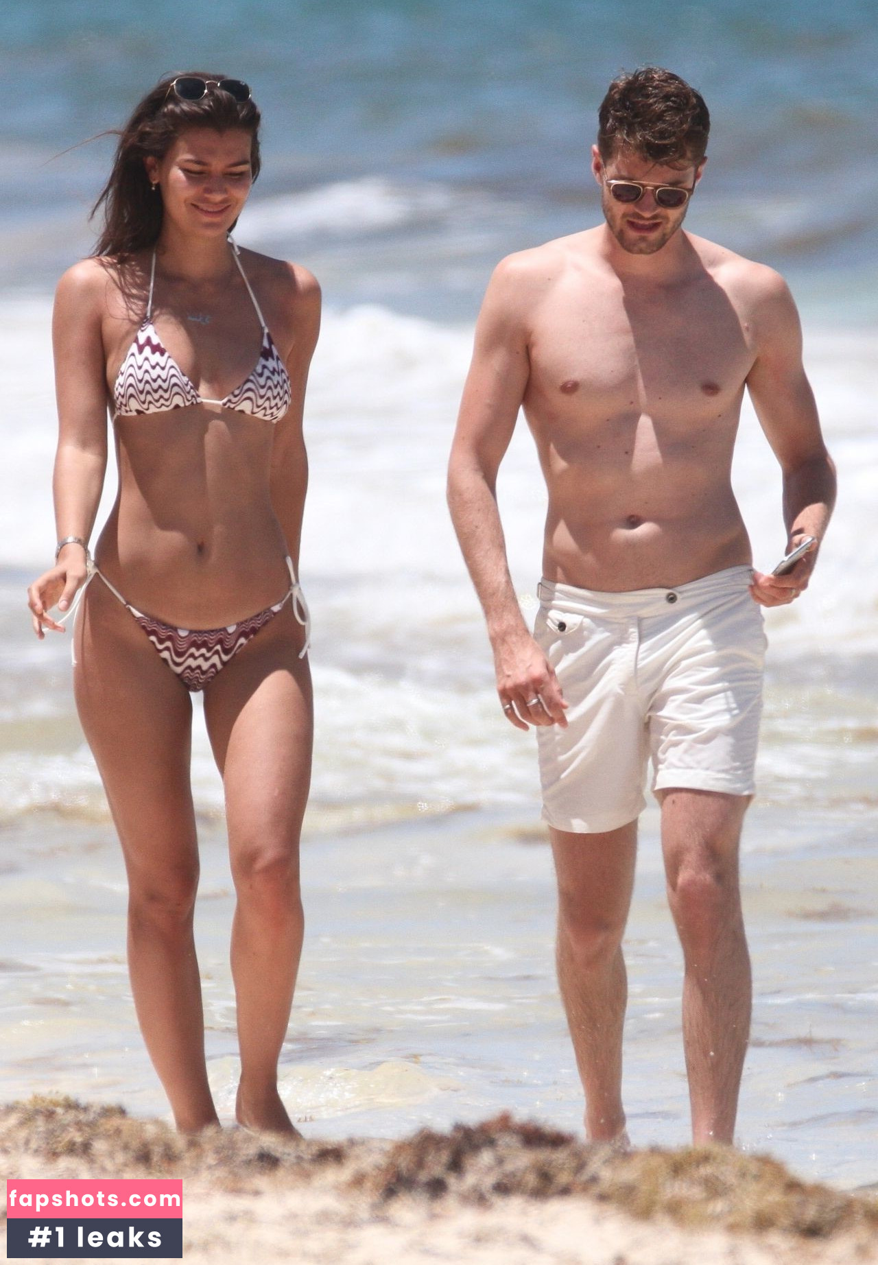 Sarah Tarleton gallery photo #27