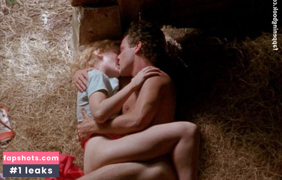 Sarah Trigger gallery photo #3