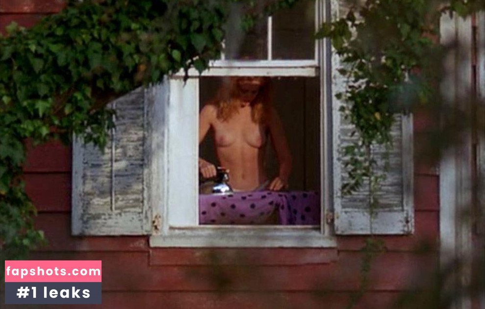 Sarah Trigger gallery photo #5