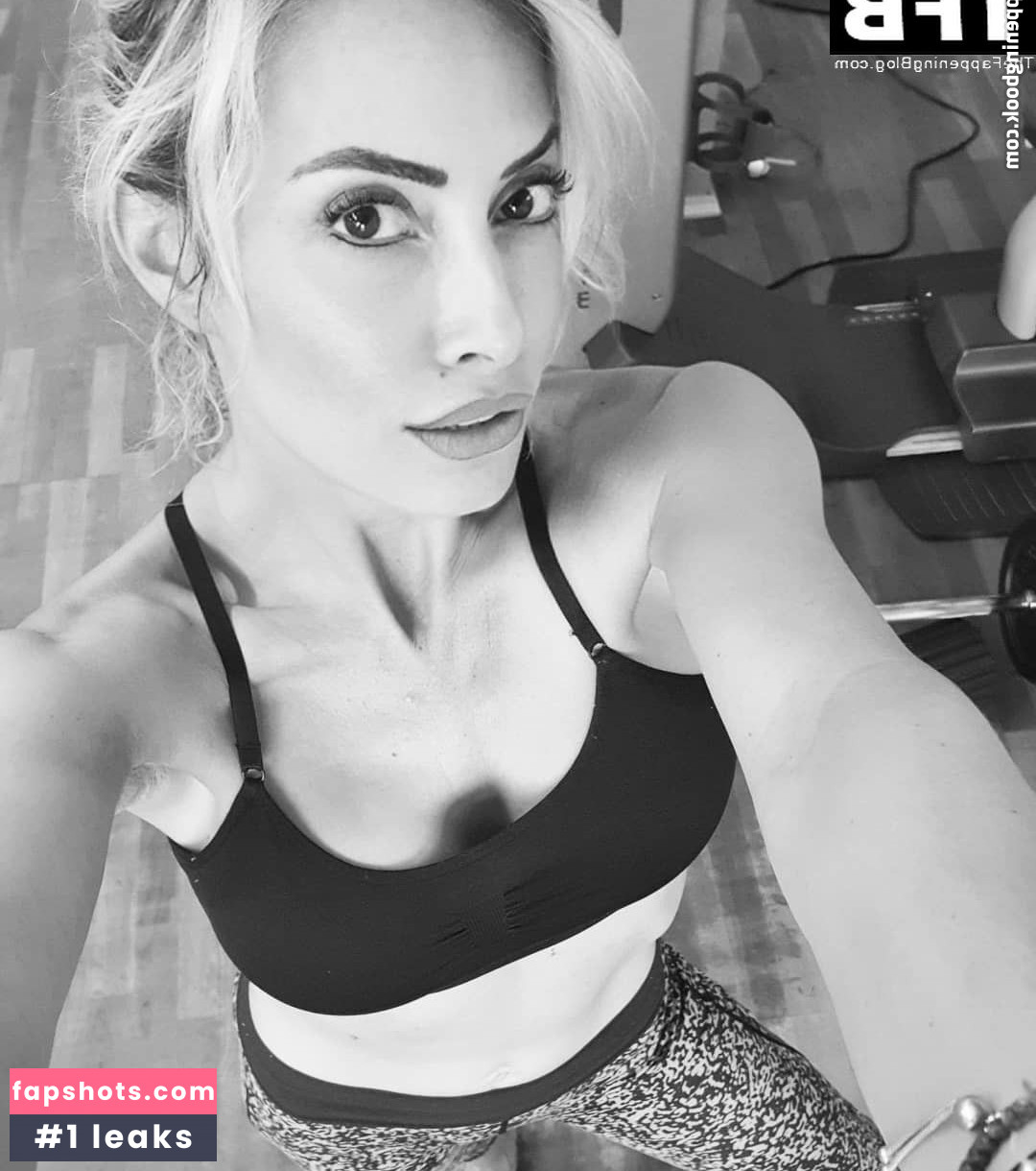 Sarah Valentina Winkhaus gallery photo #2