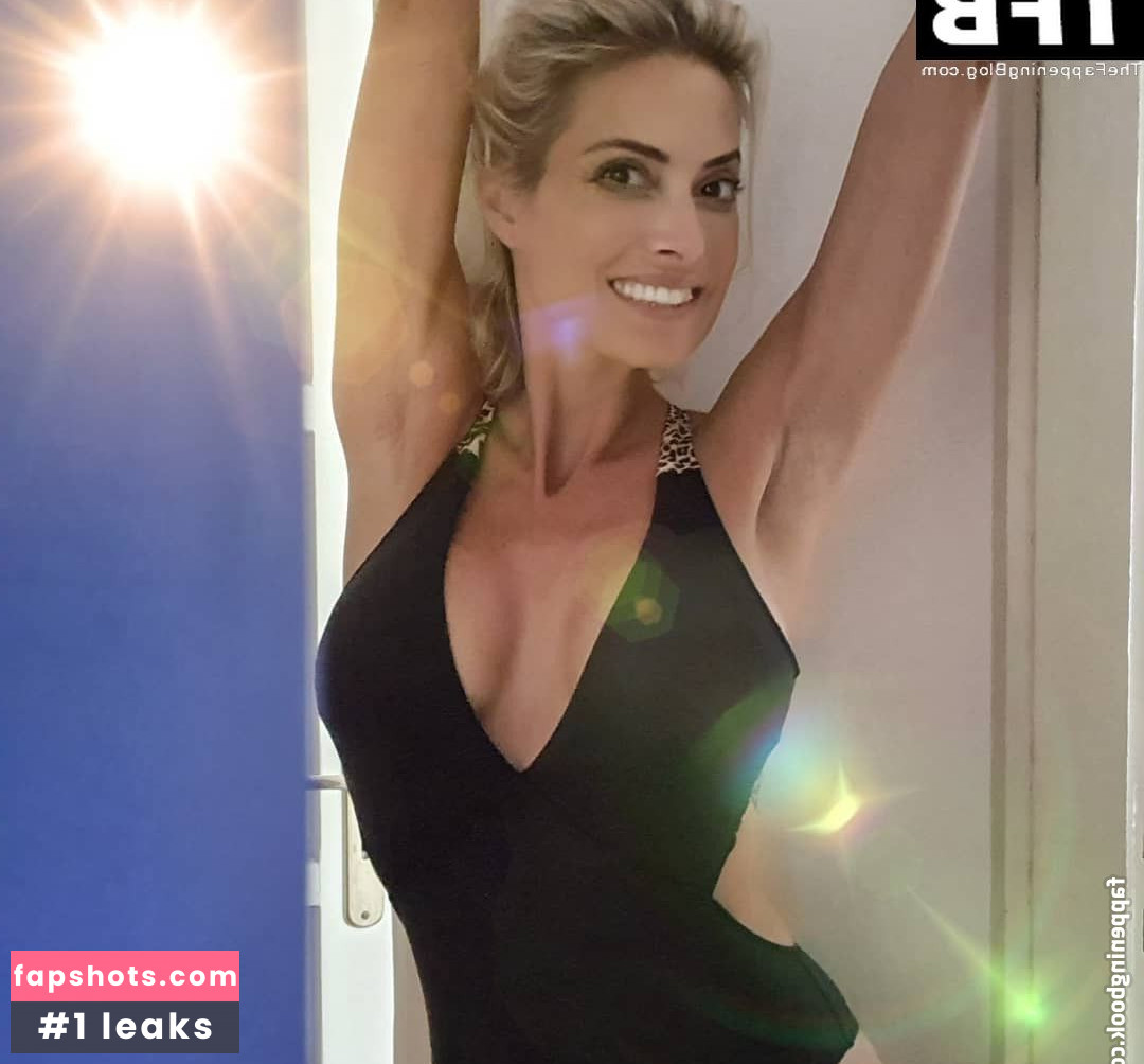 Sarah Valentina Winkhaus gallery photo #7