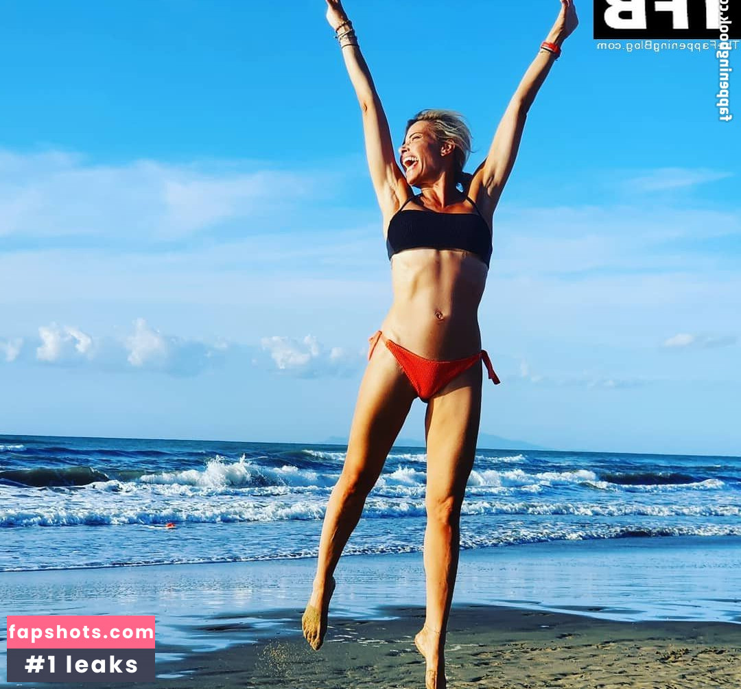 Sarah Valentina Winkhaus gallery photo #8