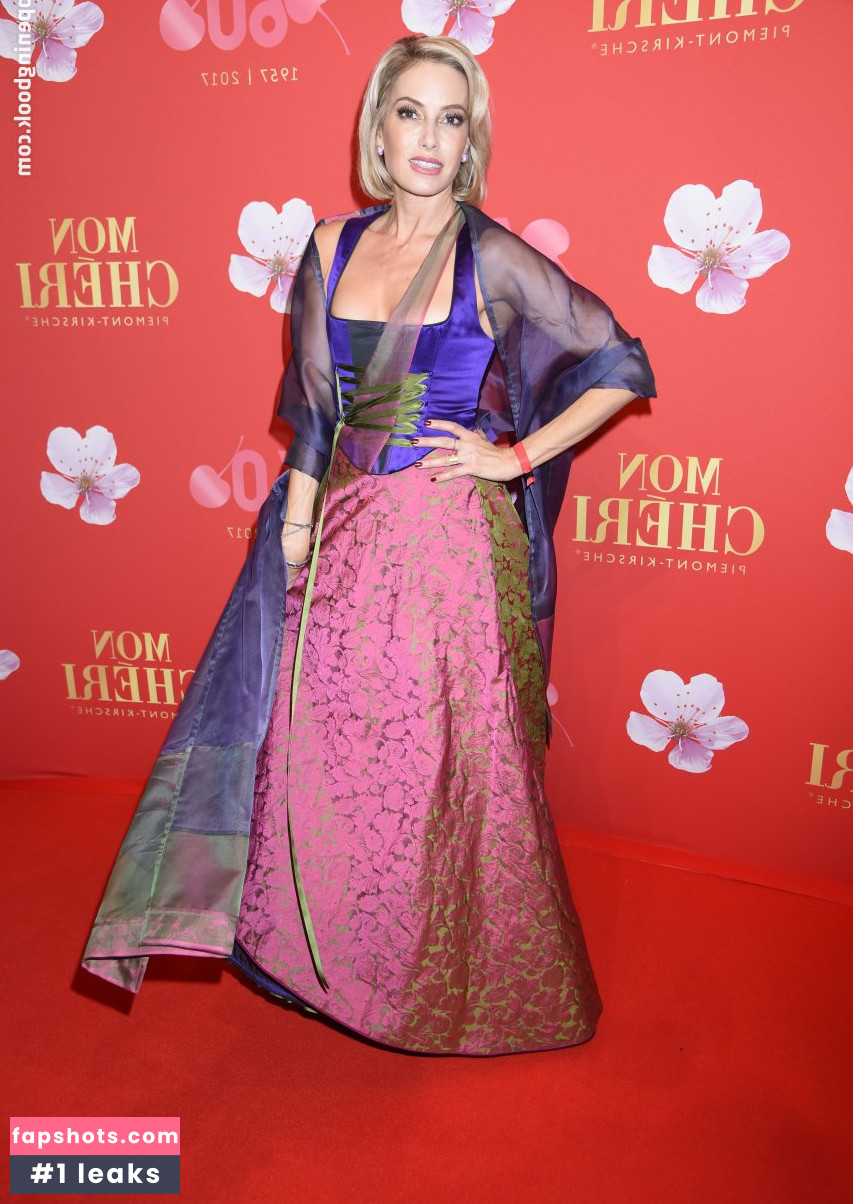 Sarah Valentina Winkhaus gallery photo #79