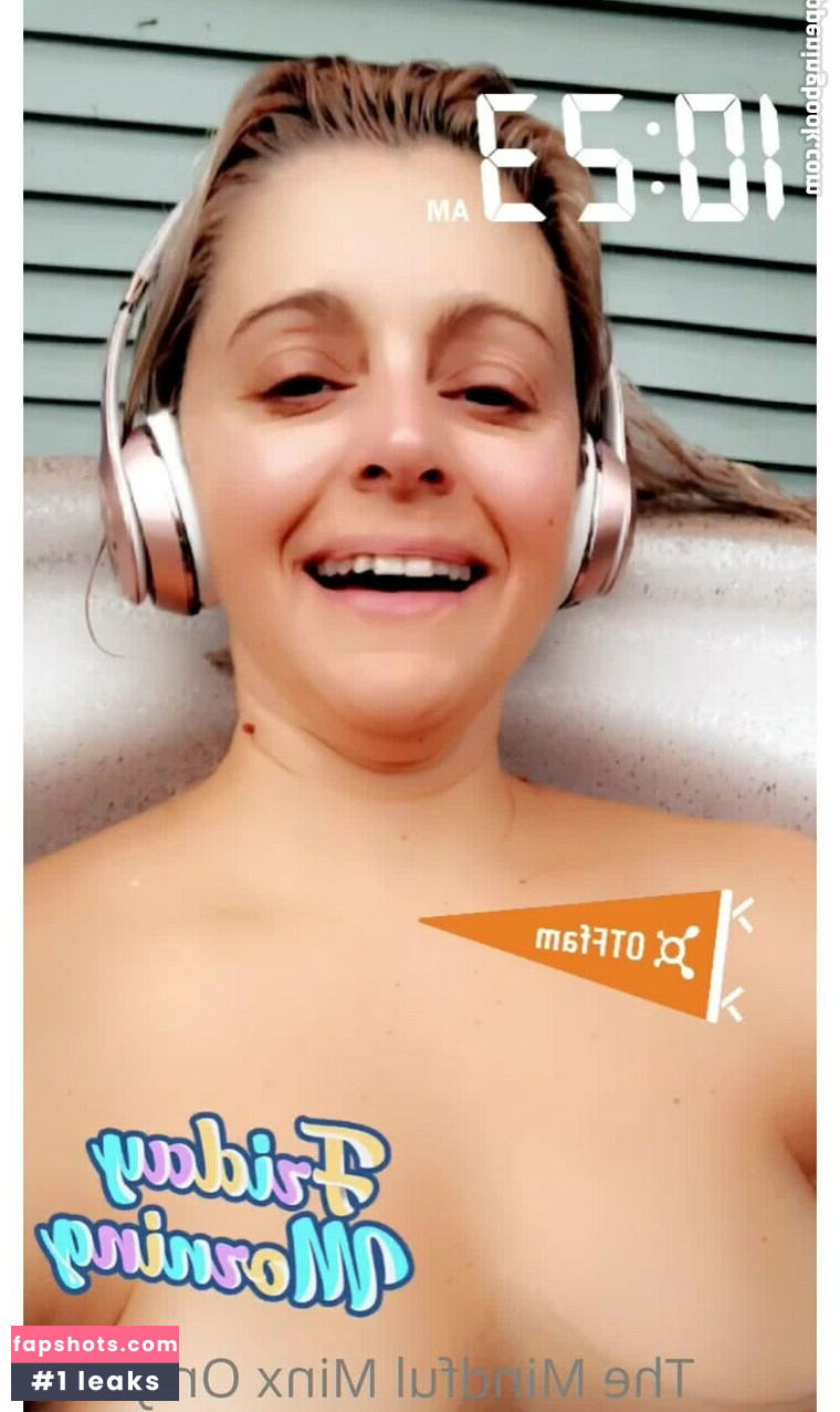 Sarah Valentine gallery photo #23