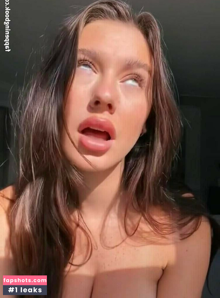 Sarah Waddles gallery photo #59