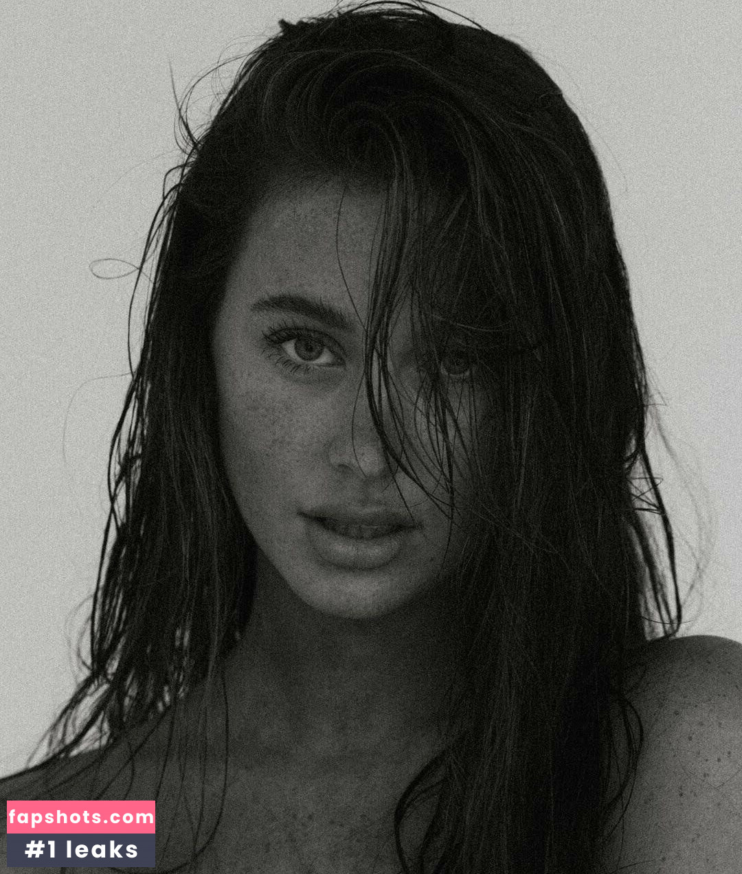 Sarah Waddles gallery photo #79