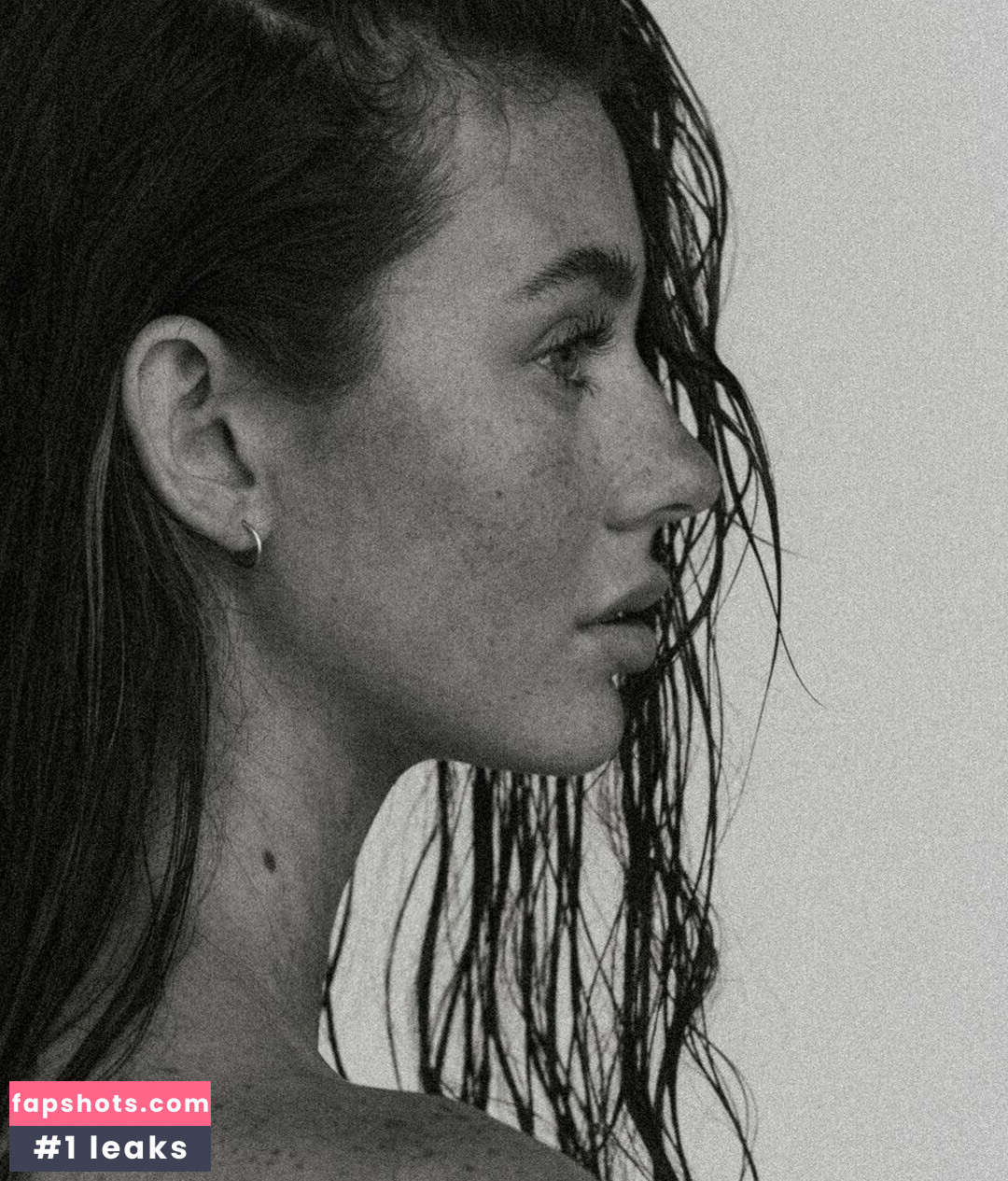 Sarah Waddles gallery photo #82