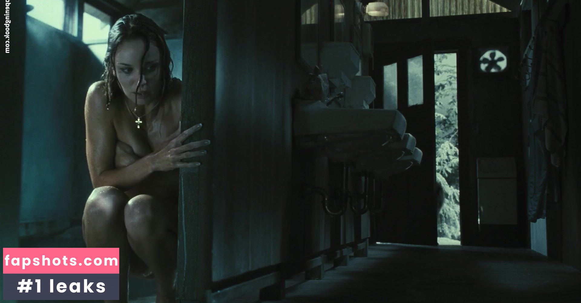 Sarah Wayne gallery photo #13