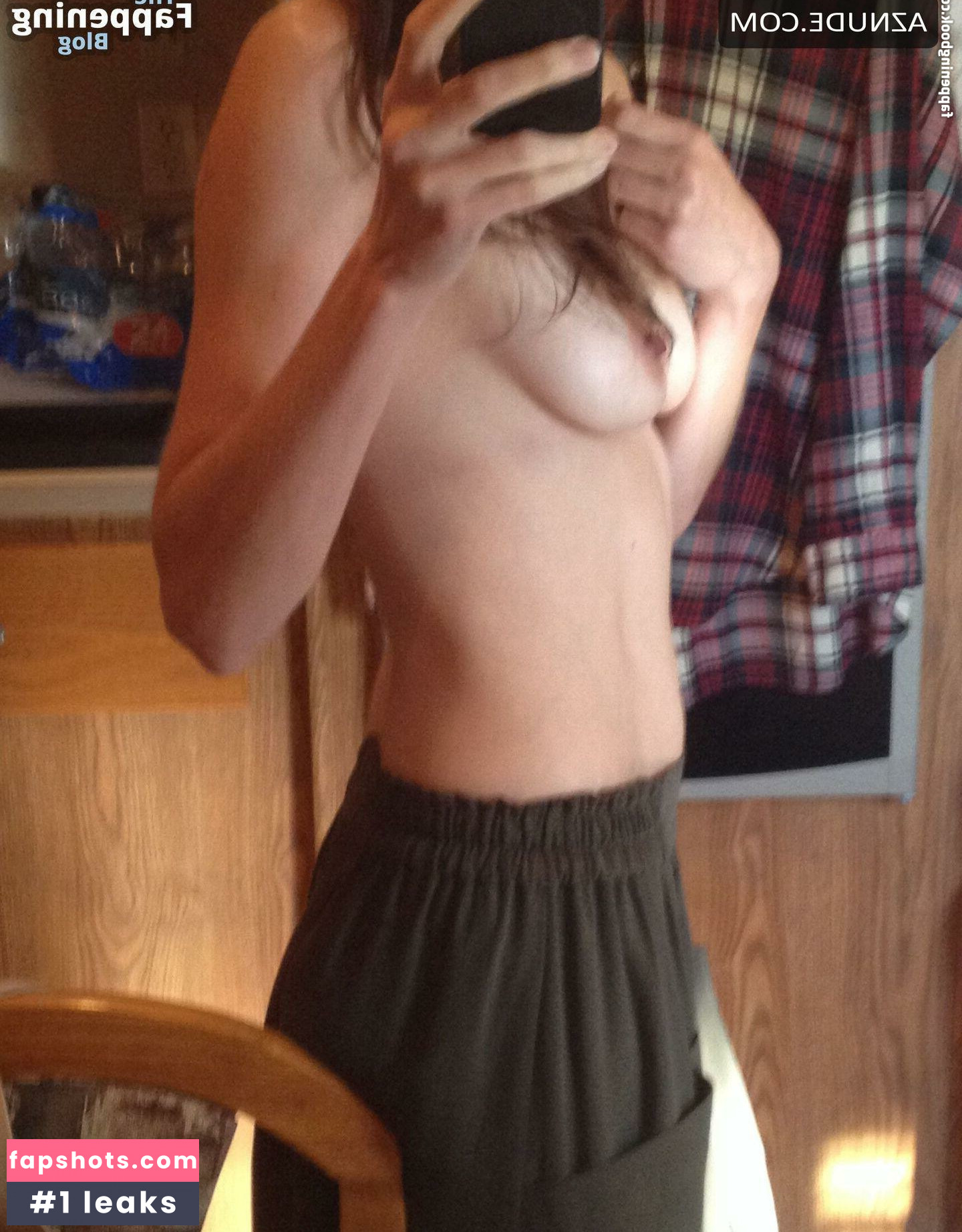 Sarah Wayne gallery photo #17