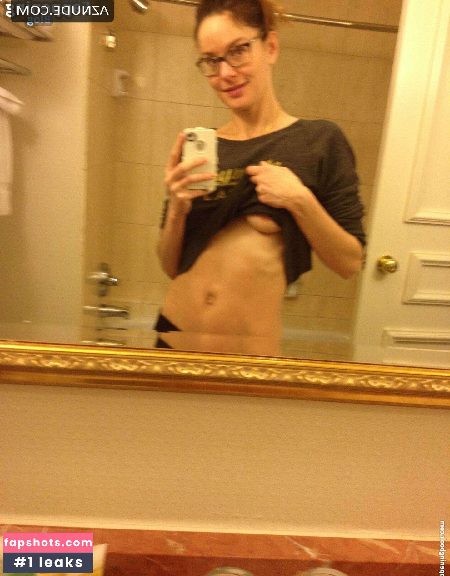 Sarah Wayne gallery photo #9