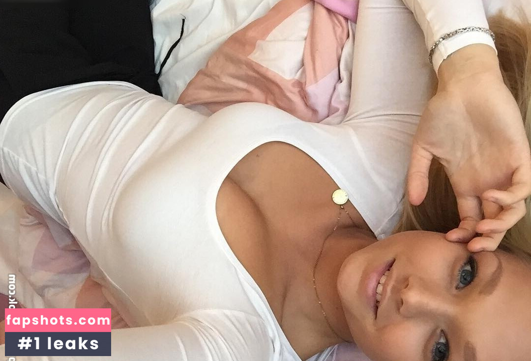 Sarah Wiese gallery photo #13