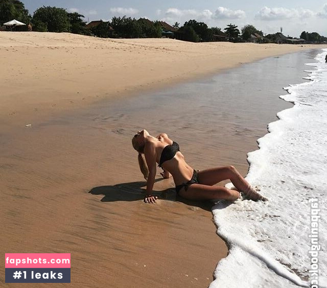 Sarah Wiese gallery photo #16