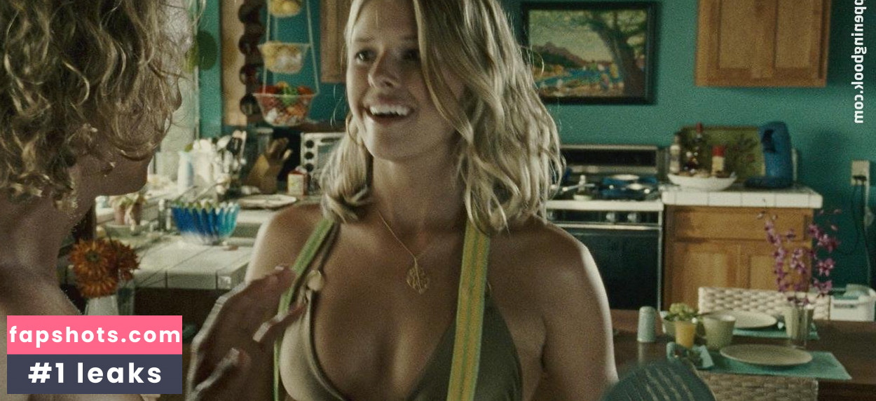 Sarah Wright gallery photo #21