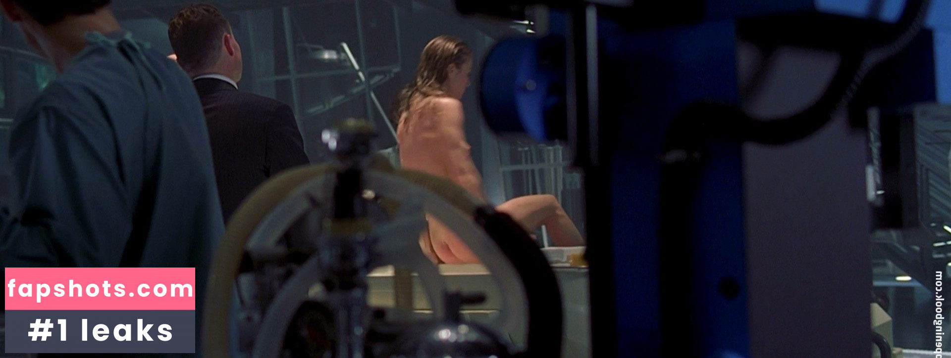 Sarah Wynter gallery photo #13