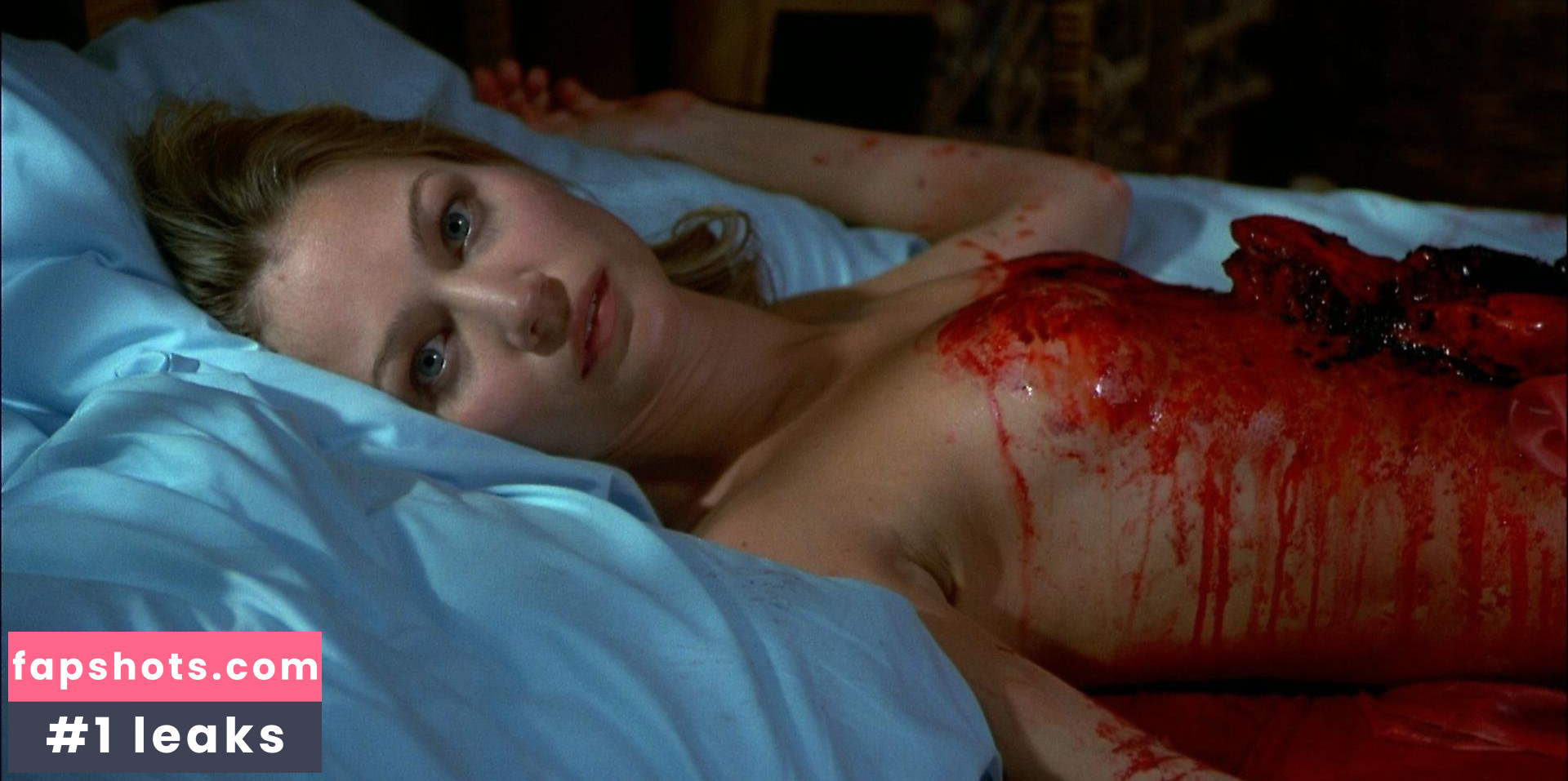 Sarah Wynter gallery photo #17