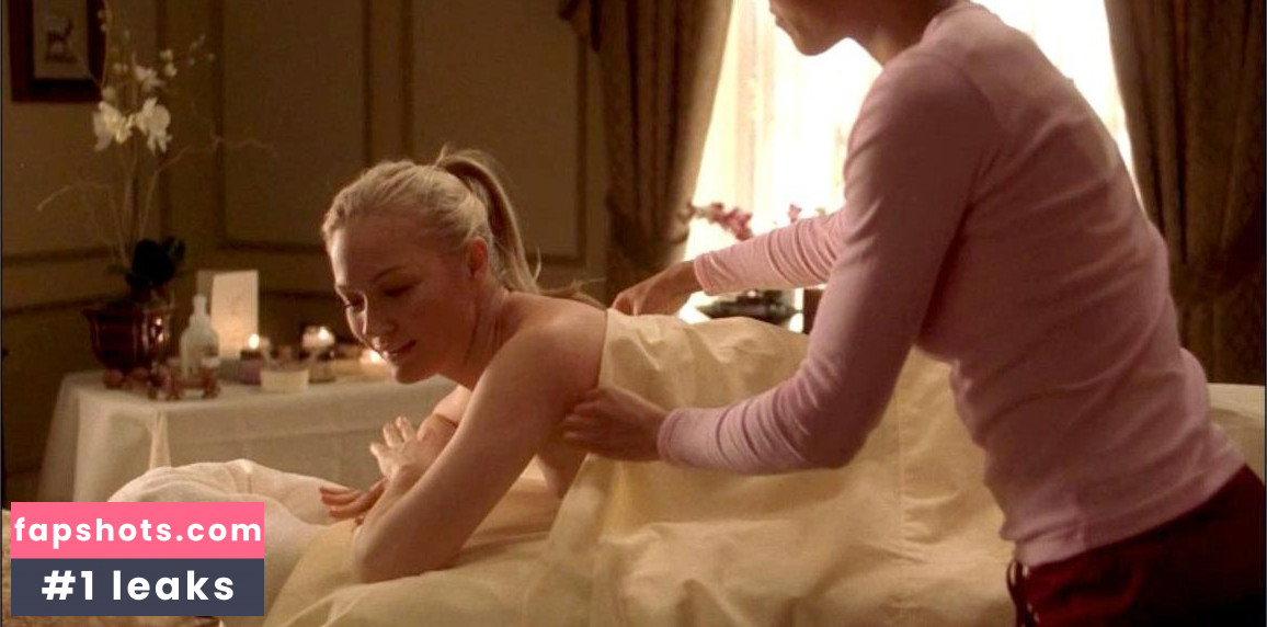 Sarah Wynter gallery photo #19