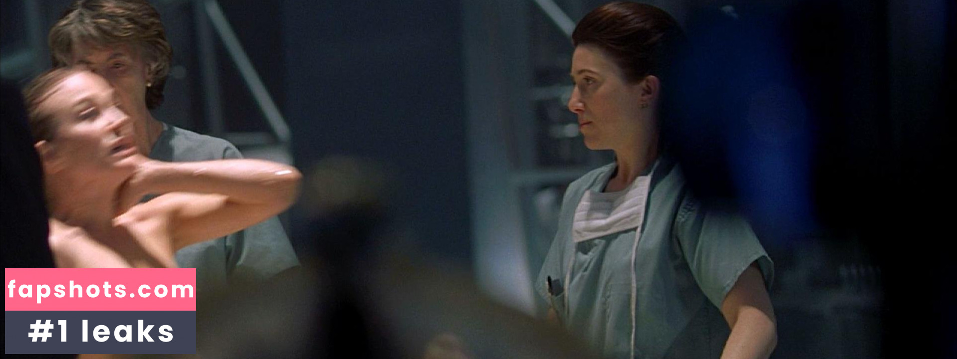 Sarah Wynter gallery photo #25