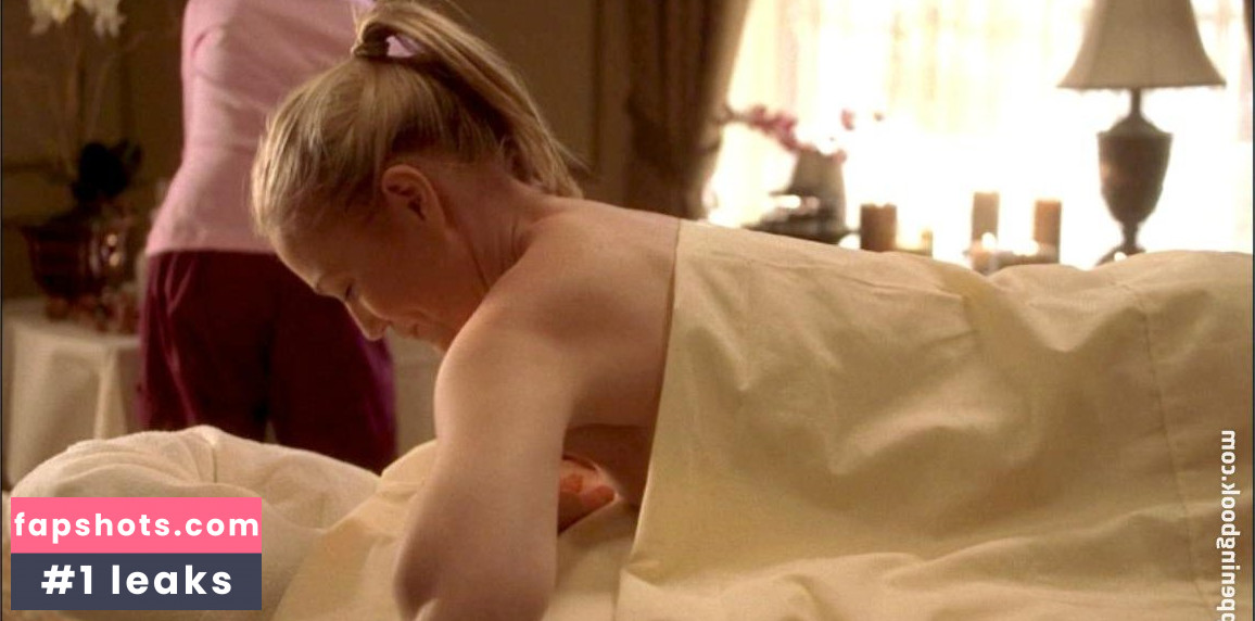 Sarah Wynter gallery photo #26