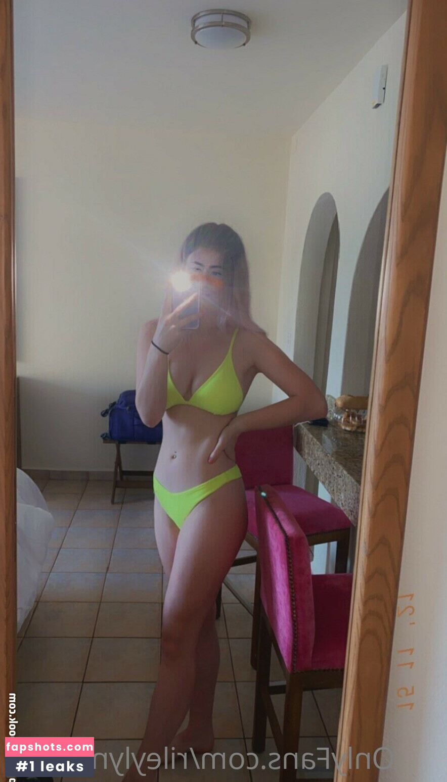 sarahlovesraving Nude Leaks OnlyFans Photos #15 - LeakJerk