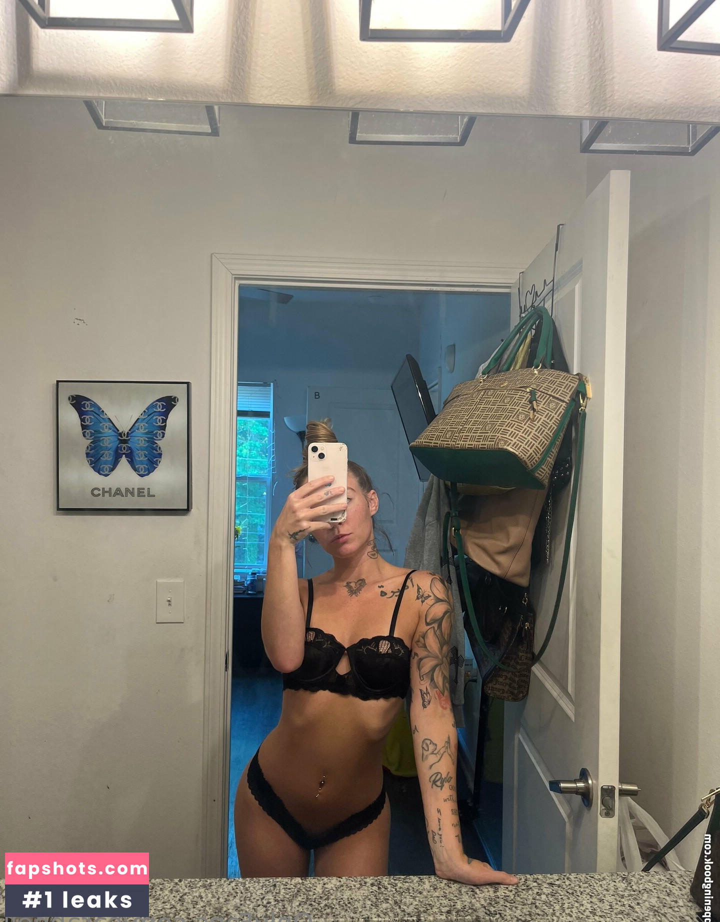 sarahnell gallery photo #9