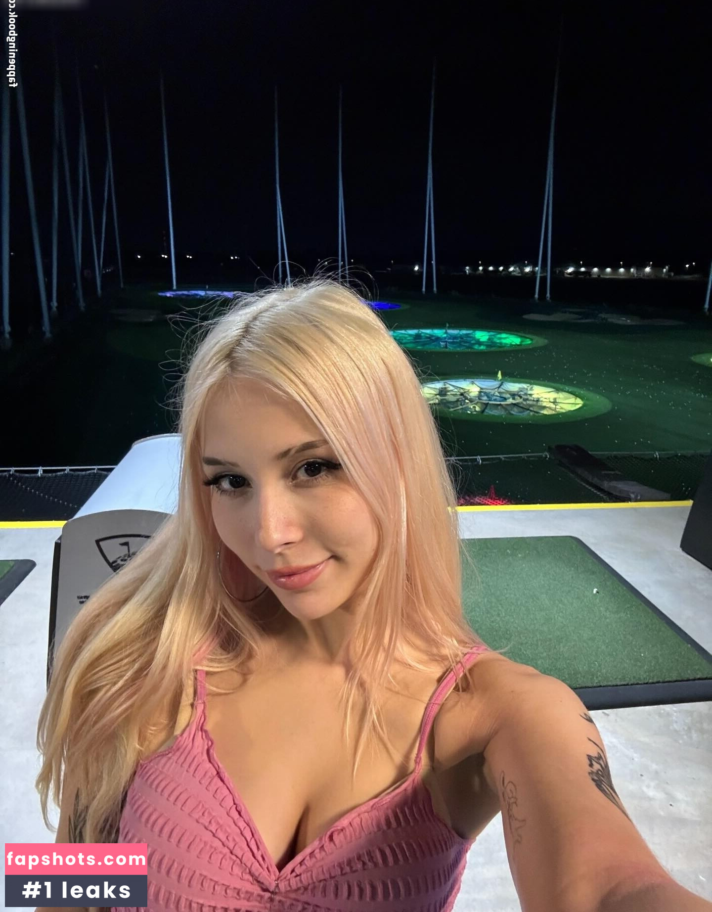 Sarahtoninx9_ gallery photo #2