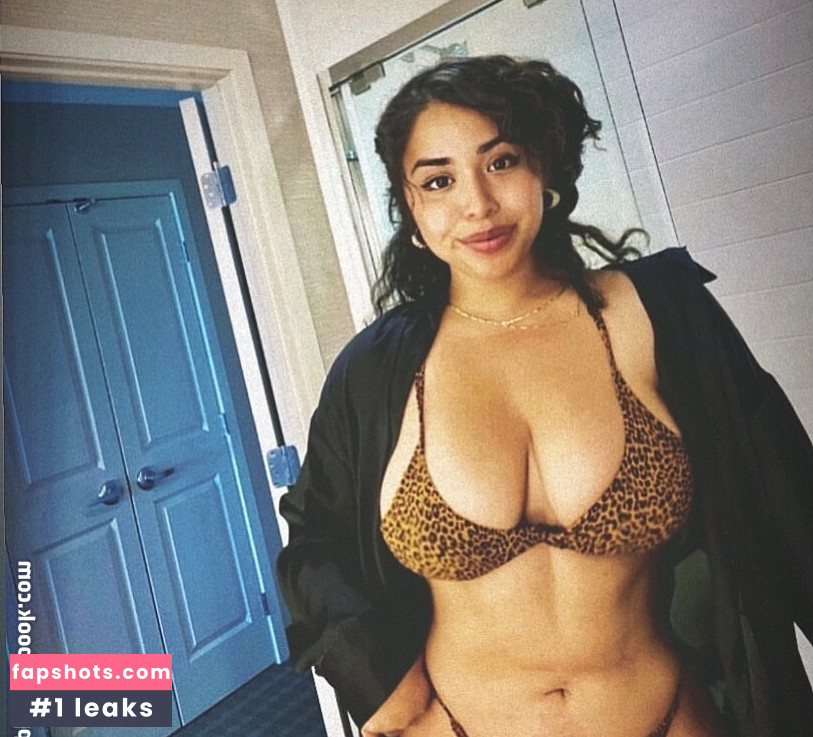 Sarai Fonseca gallery photo #110