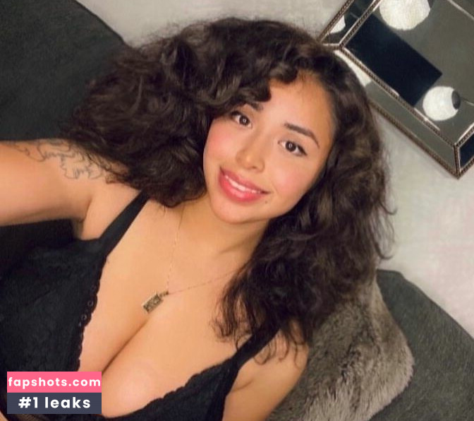 Sarai Fonseca gallery photo #15