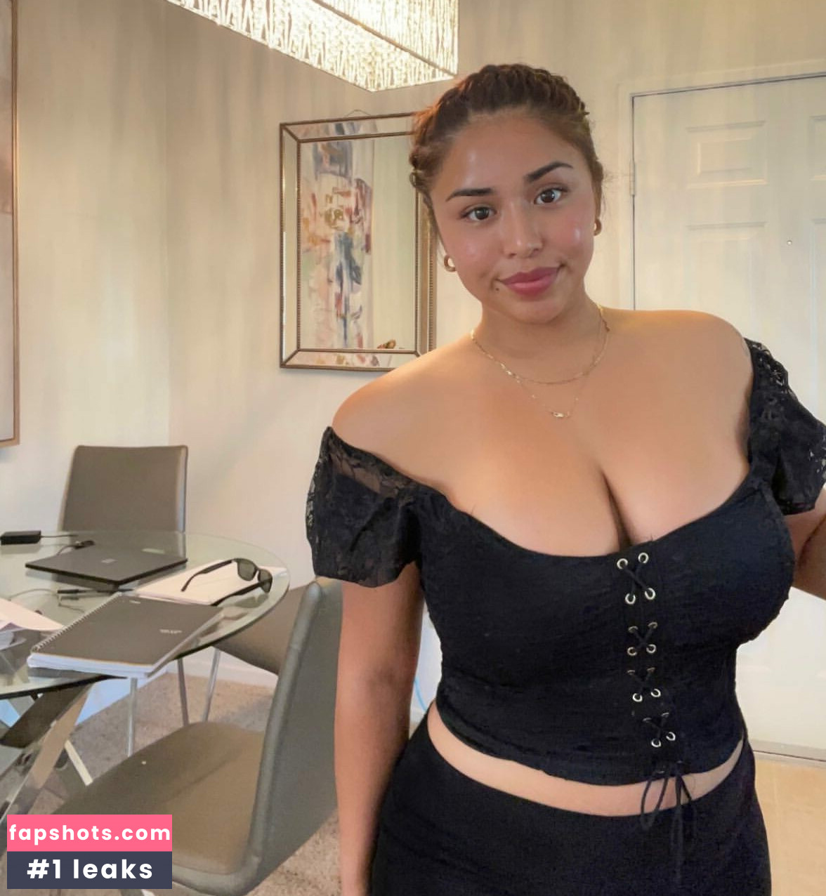 Sarai Fonseca gallery photo #17