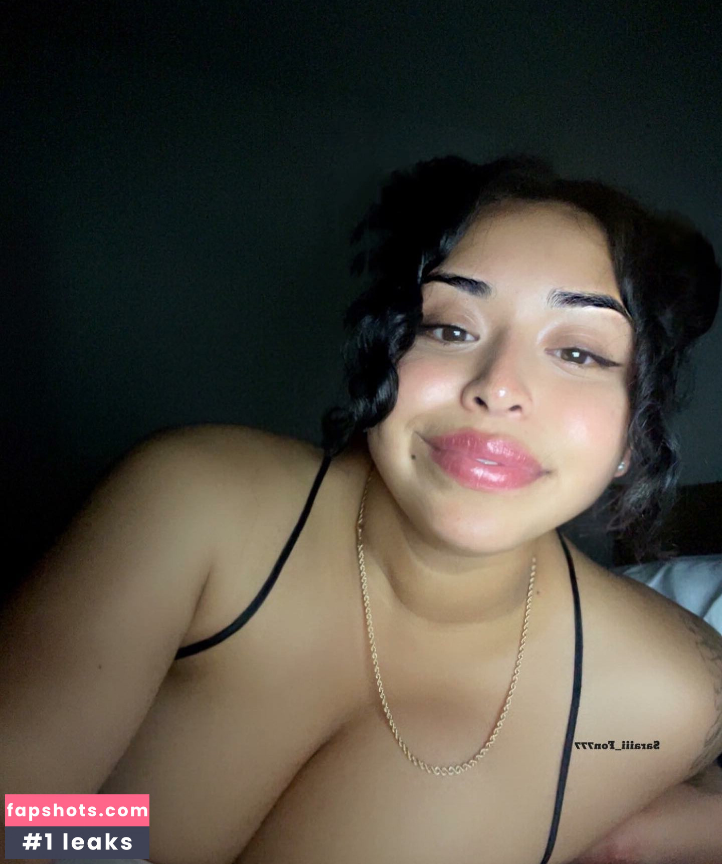 Sarai Fonseca gallery photo #30