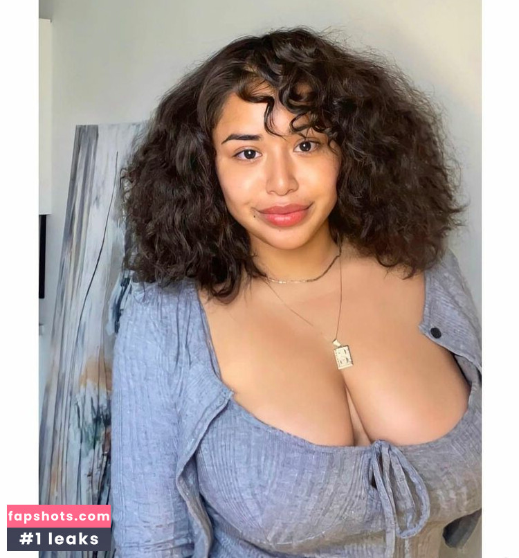 Sarai Fonseca gallery photo #32