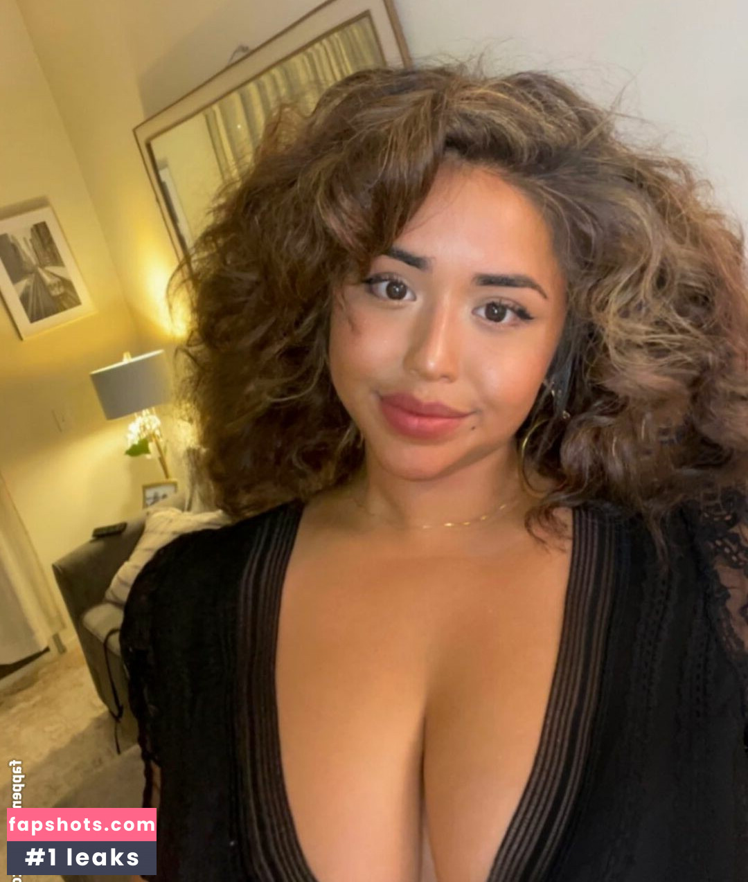 Sarai Fonseca gallery photo #35