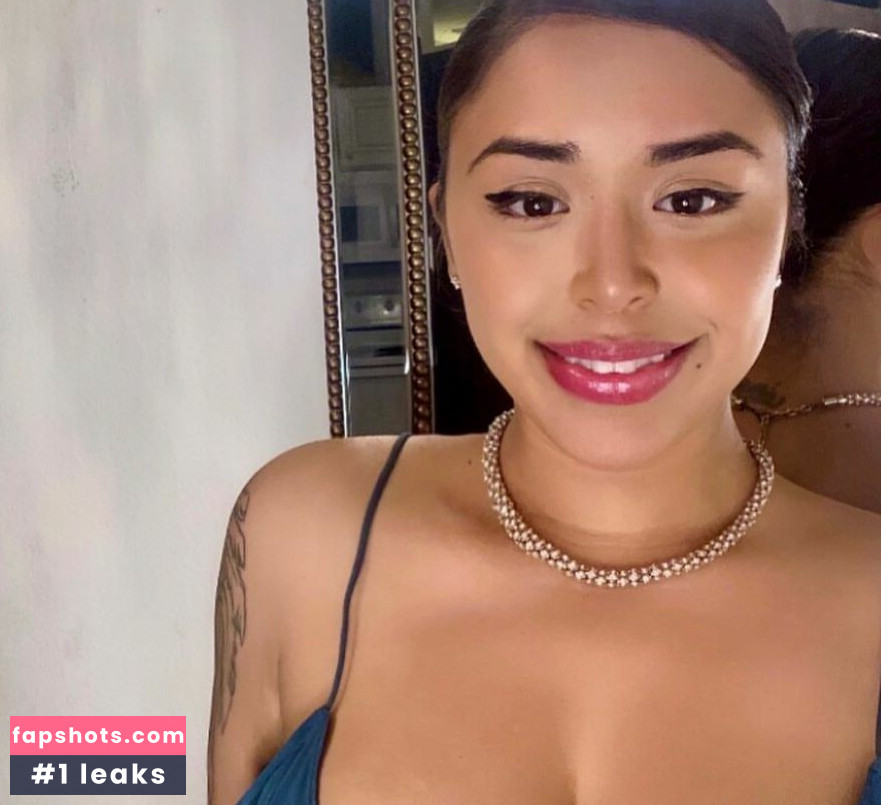 Sarai Fonseca gallery photo #5